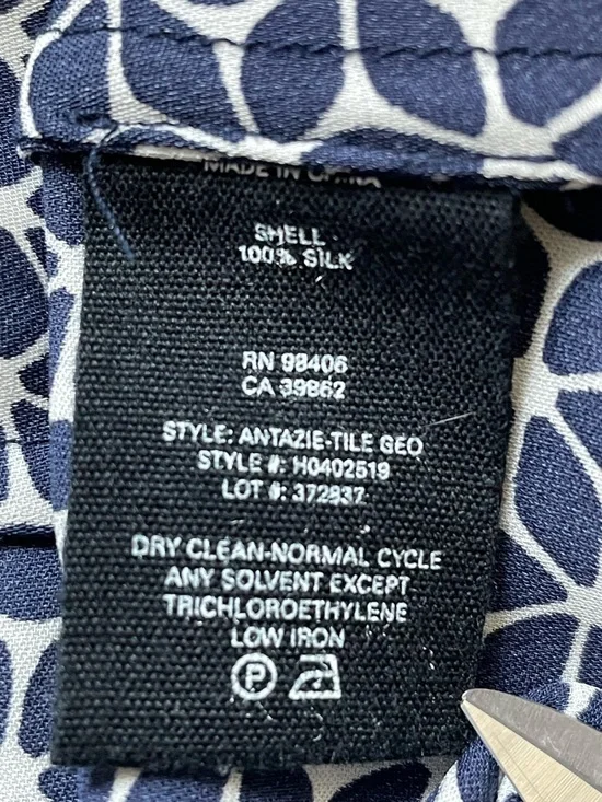 Theory Tile Antazie 100% silk Geometric Blouse Size P Navy/White - Picture 10 of 10